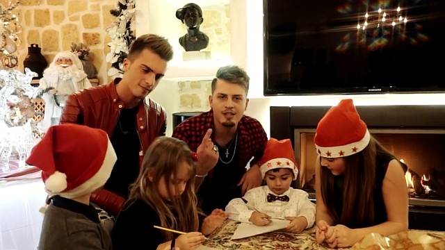 A Natale Puoi.A Natale Puoi Grandissimo Successo Per Il Nuovo Video Musicale De I Desideri Guarda Videoclip Caffe Procope In Evidenza Musica